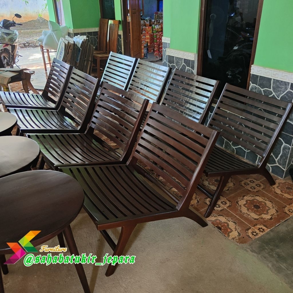 Set Meja Teras-Kursi Santai Kayu Jati Finishing Natural