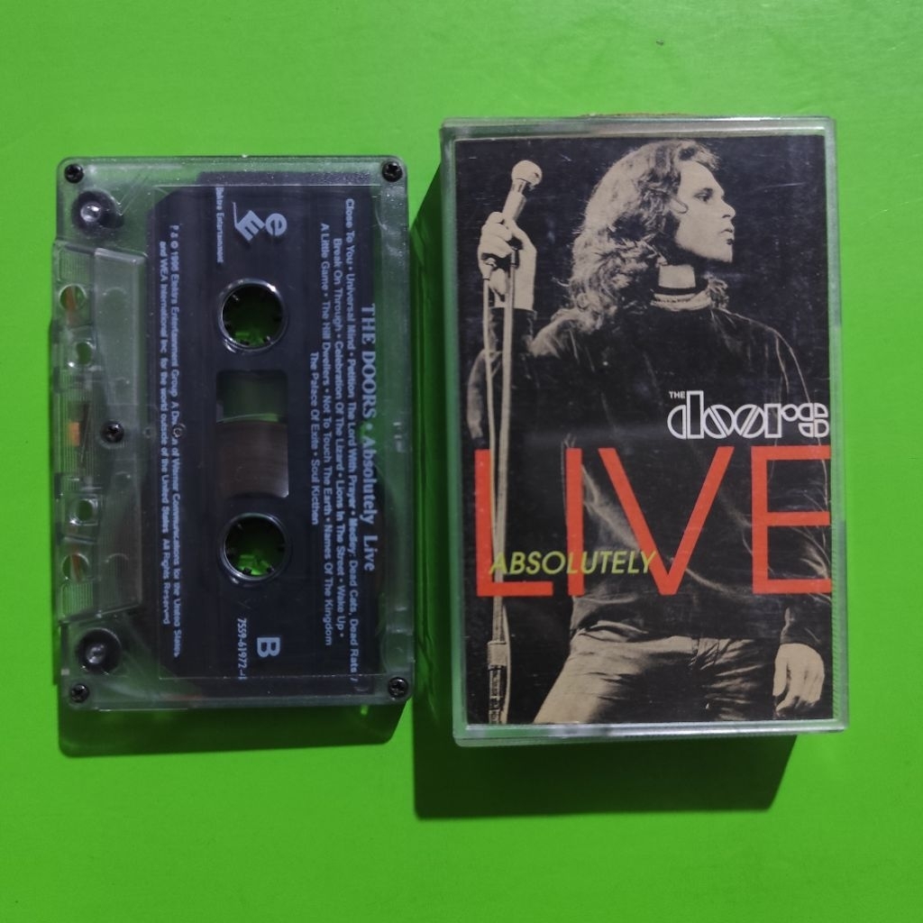 Kaset THE DOORS Absolutely Live