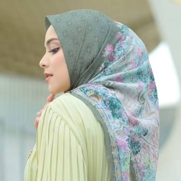 Sevilla Garden Buttonscarves