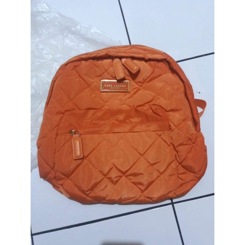 ransel Marc Jacobs, model "Quilted Nylon Zip Logo Tote Bag" "The Biker Nylon Backpack".