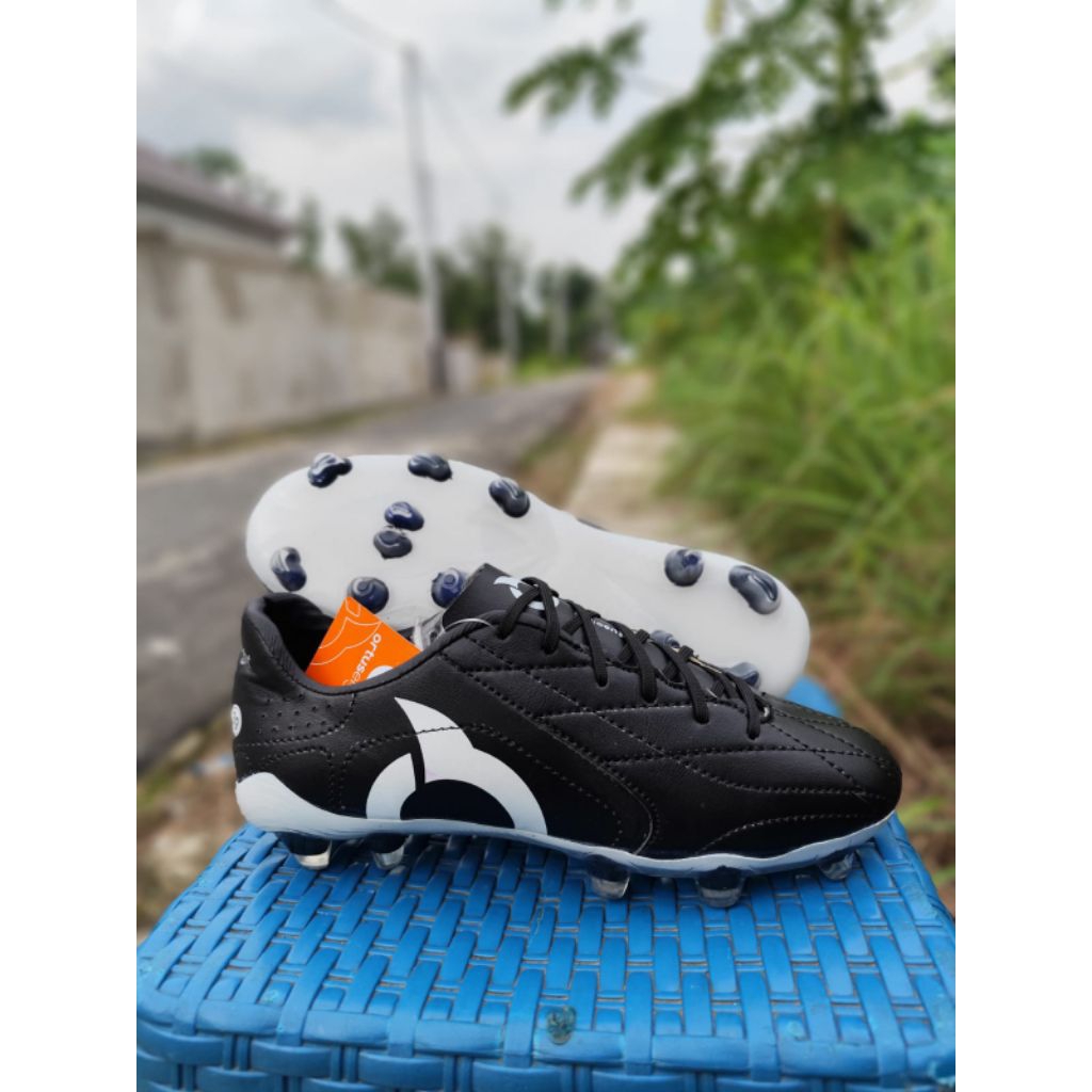 SEPATU  BOLA PREMIUM TERBARU 2025 MURAH PONTIANAK