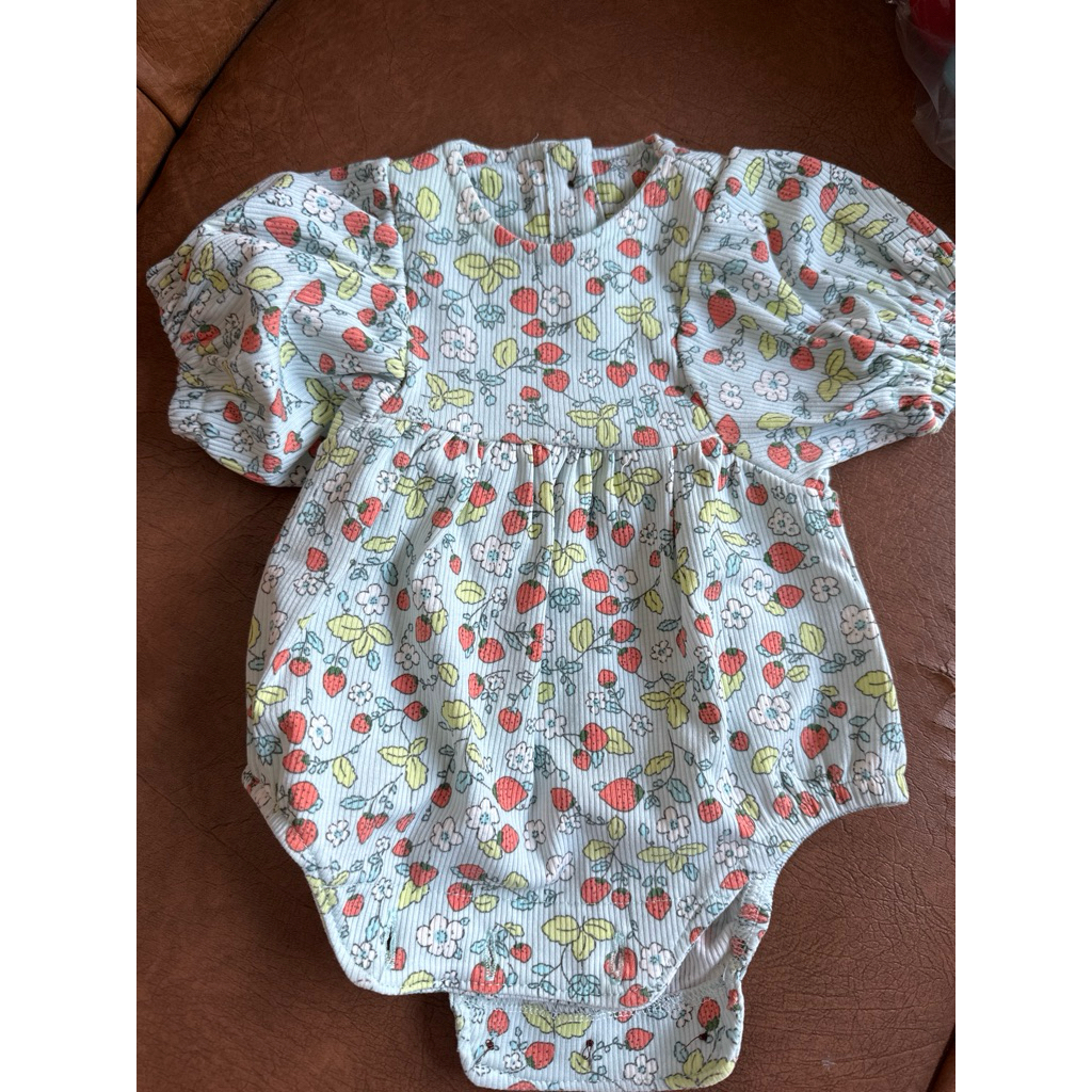 Preloved Baju Bayi Perempuan(0-3 bulan)
