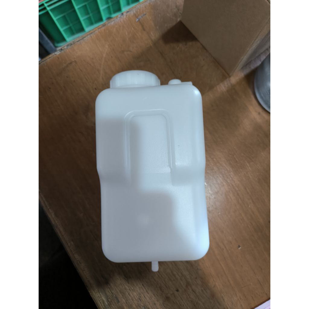 TANK WATER XCMG XE75 XE75DA XE75GA TANK WATER RADIATOR XCMG XE75 XE75DA XE75GA TANGKI AIR RADIATOR X