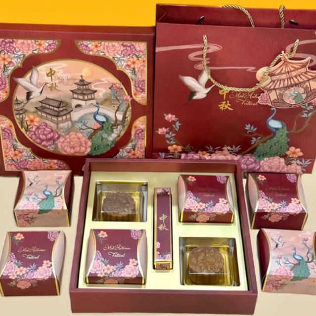 

Mooncake Halal Premium Hampers 2025 || Hampers Kue Bulan Premium 2025