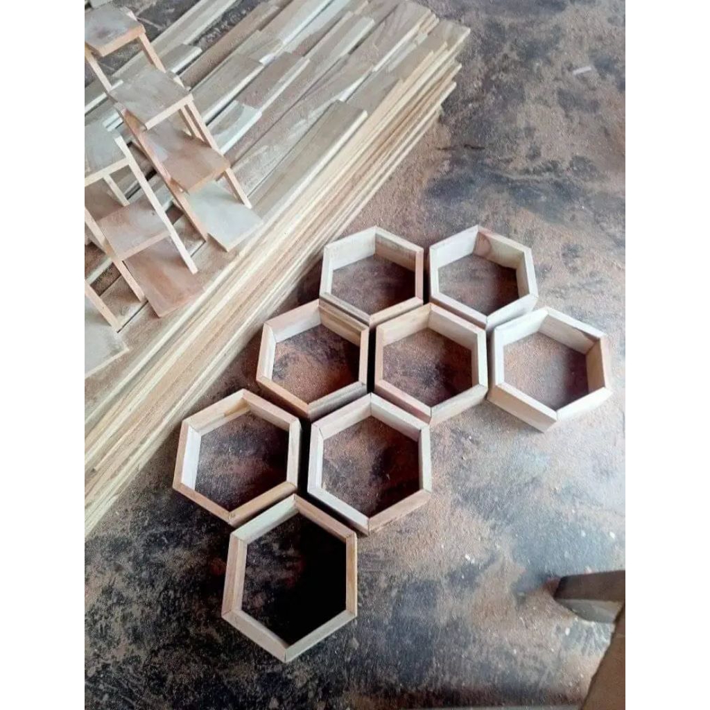 HIASAN DINDING KAYU JATI