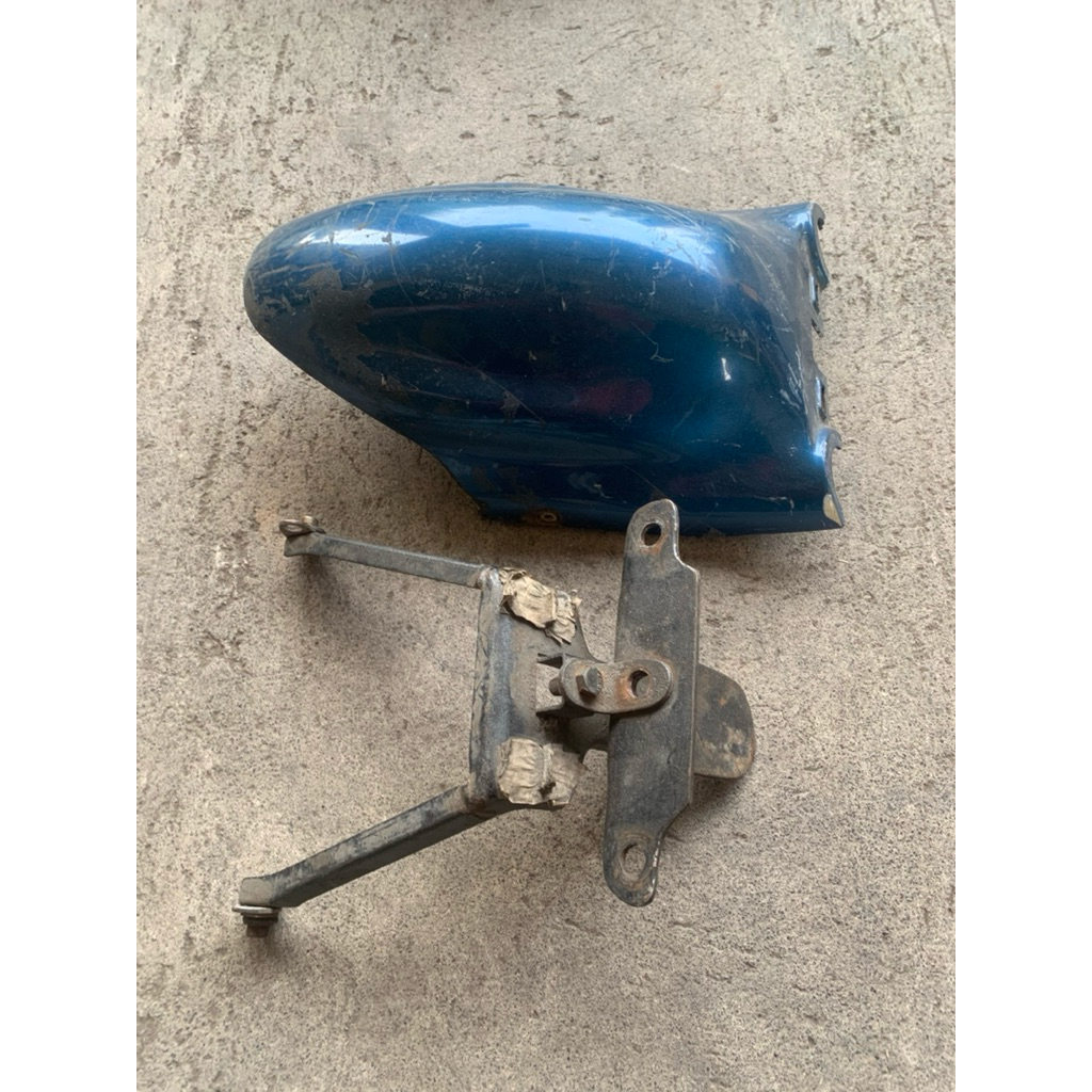 Spakbor Bagian Depan Kymco Easy + Bracket