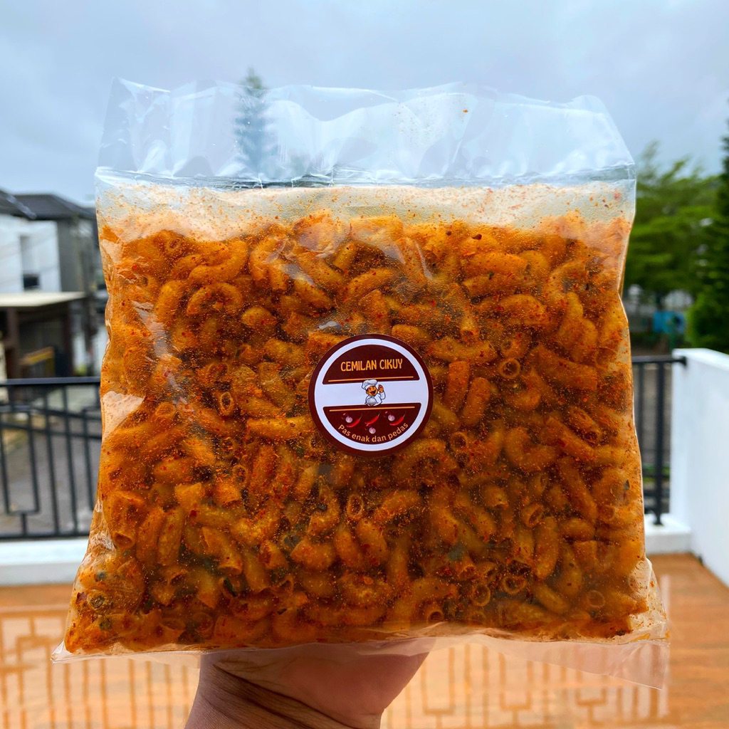 

MAKARONI CIKRUH DAUN JERUK EXSTRA PEDAS 250GR KRIUK ( TIDAK KERAS )