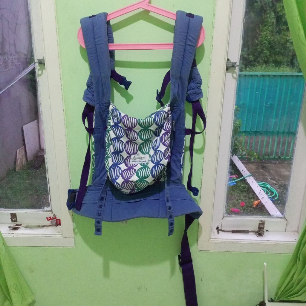 Gendongan SSC Ergo baby