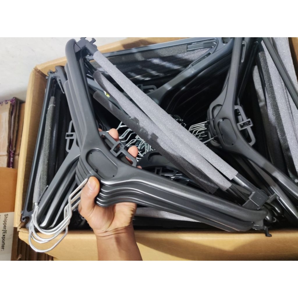 gantungan baju hanger biasa