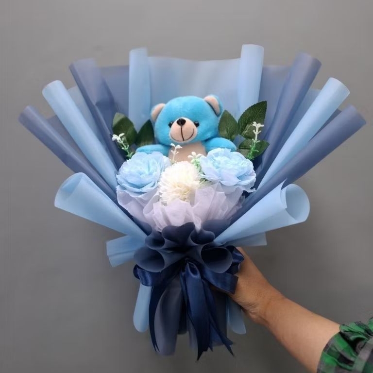 bukeTINAja- Bucket Boneka + Bunga Untuk Wisuda