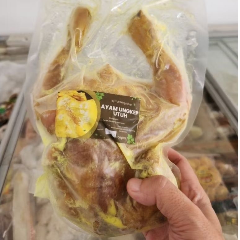 

AYAM UNGKEP UTUH 500 GRAM / MARINATED WHOLE CHICKEN