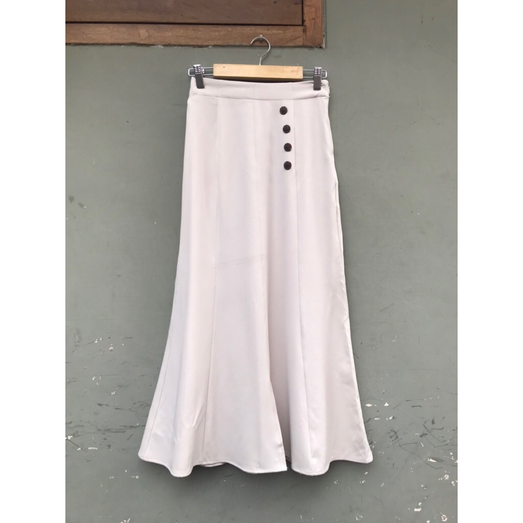 Preloved rok GRL-rok ivory-preloved rok panjang-rok ivory-pl rok-rok second-rok bekas-rok grl-grl se