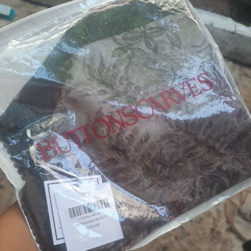 as is buttonscarves holiday series 2 - ladybugs