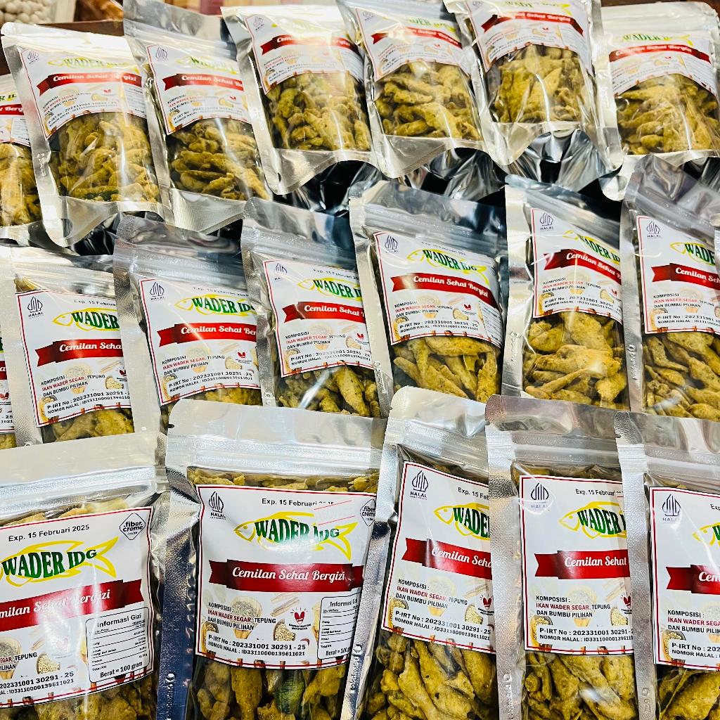 

200gr KRIPIK WADER PREMIUM BABY FISH RENYAH NON MSG /WADER CRISPY/ keripik ikan sungai tawar