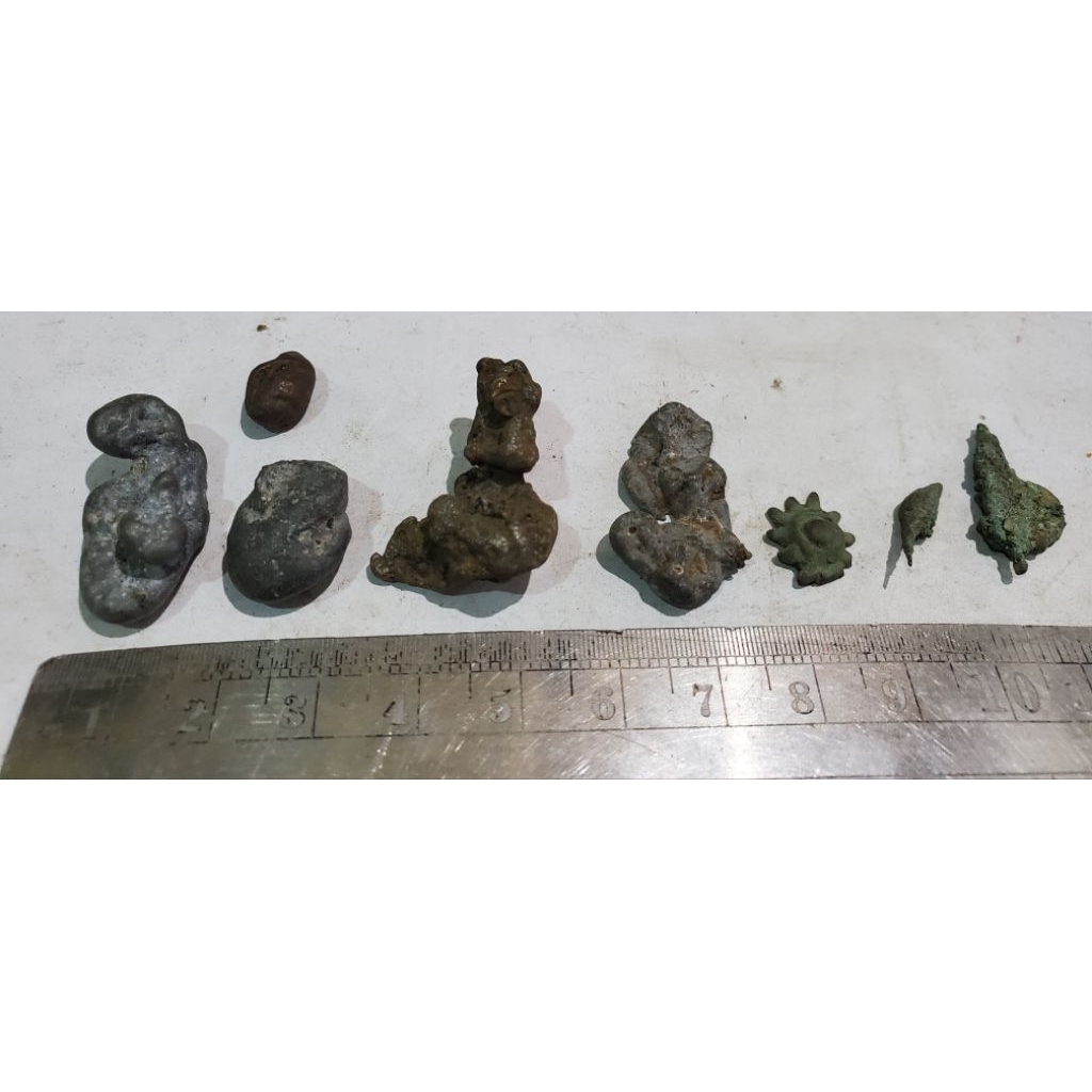 logam alam  temuan sungai u koleksi asli kuno