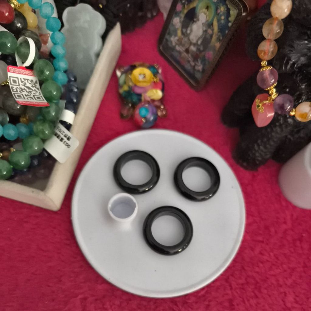 cincin giok hitam mocui