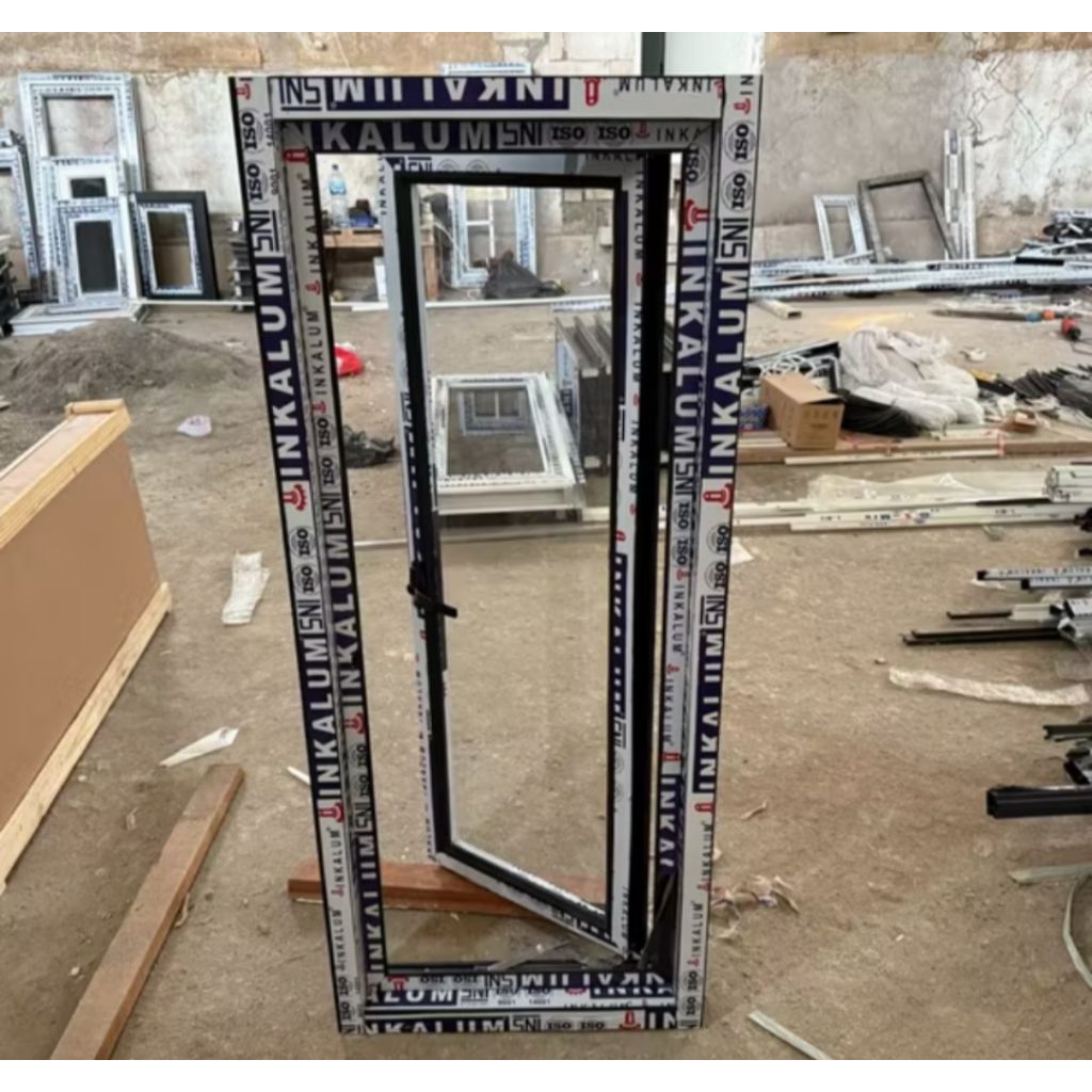 jendela aluminium  jungkit swing 50x100