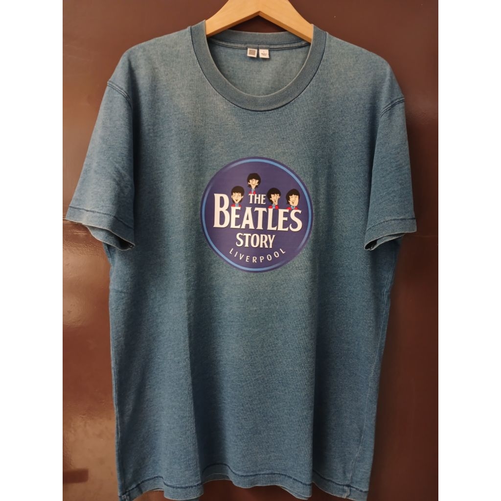 2 kaos tebal The Beatles & Metallica UNIQLO