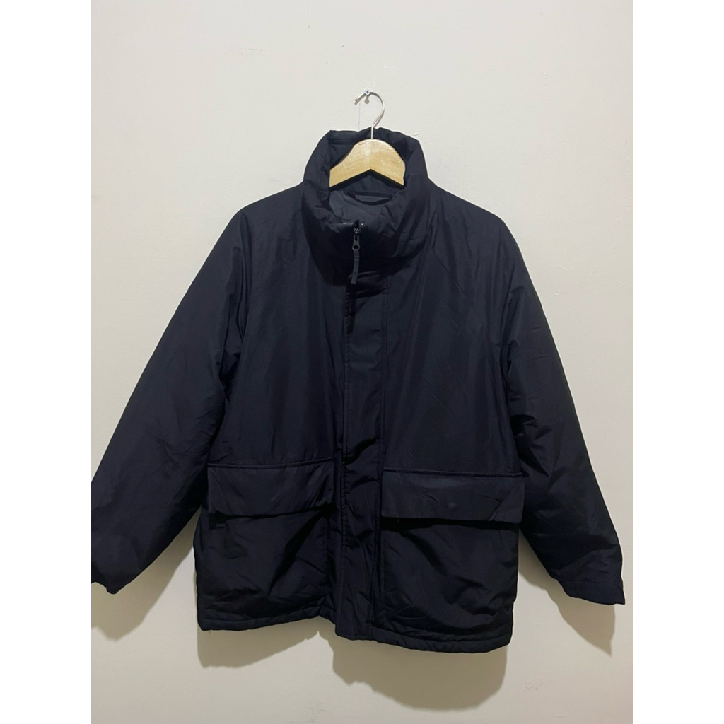 Jaket uniqlo tebal parasut halus like new size fit XL used