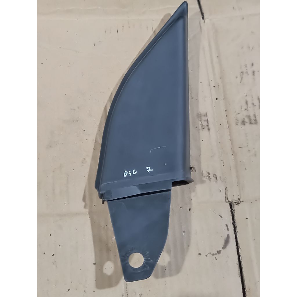 Cover segitiga spion ford ESCAPE XLT kanan