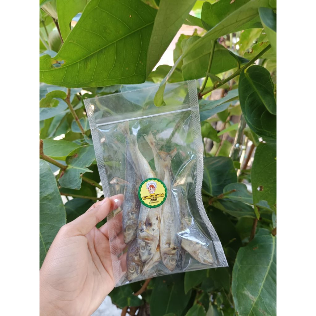 

Ikan Asin Klotok/layang benggol. Terjamin ikan asin freesh higienis berkualitas kemasan 120grm