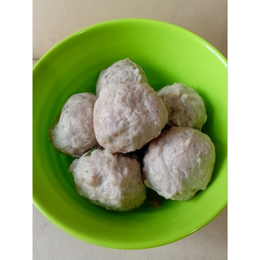 

BAKSO SAPI BESAR ENAK DAN GURIH