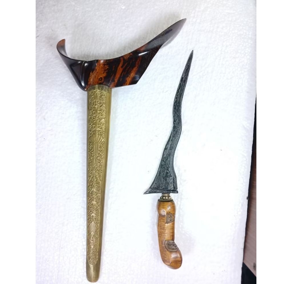keris jangkung luk 3 sepoh pamor pendaringan kebak berakodiat est.majapahit