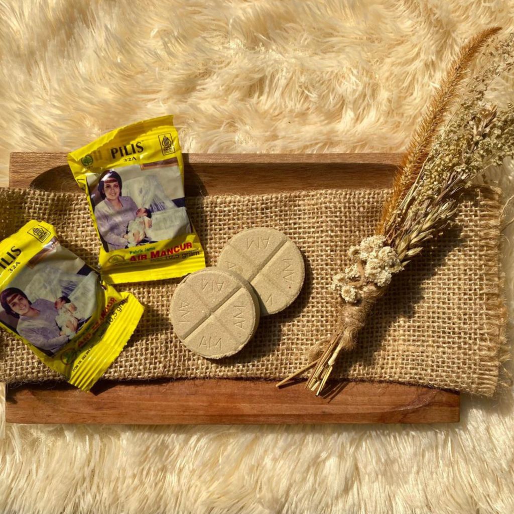 Tapel pilis ibu melahirkan