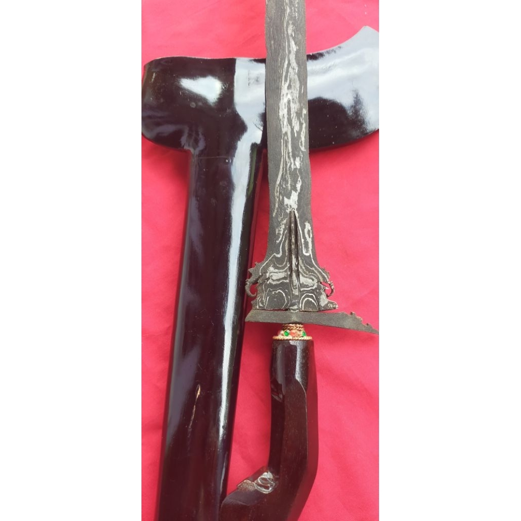 Keris Karno Tinanding Antik