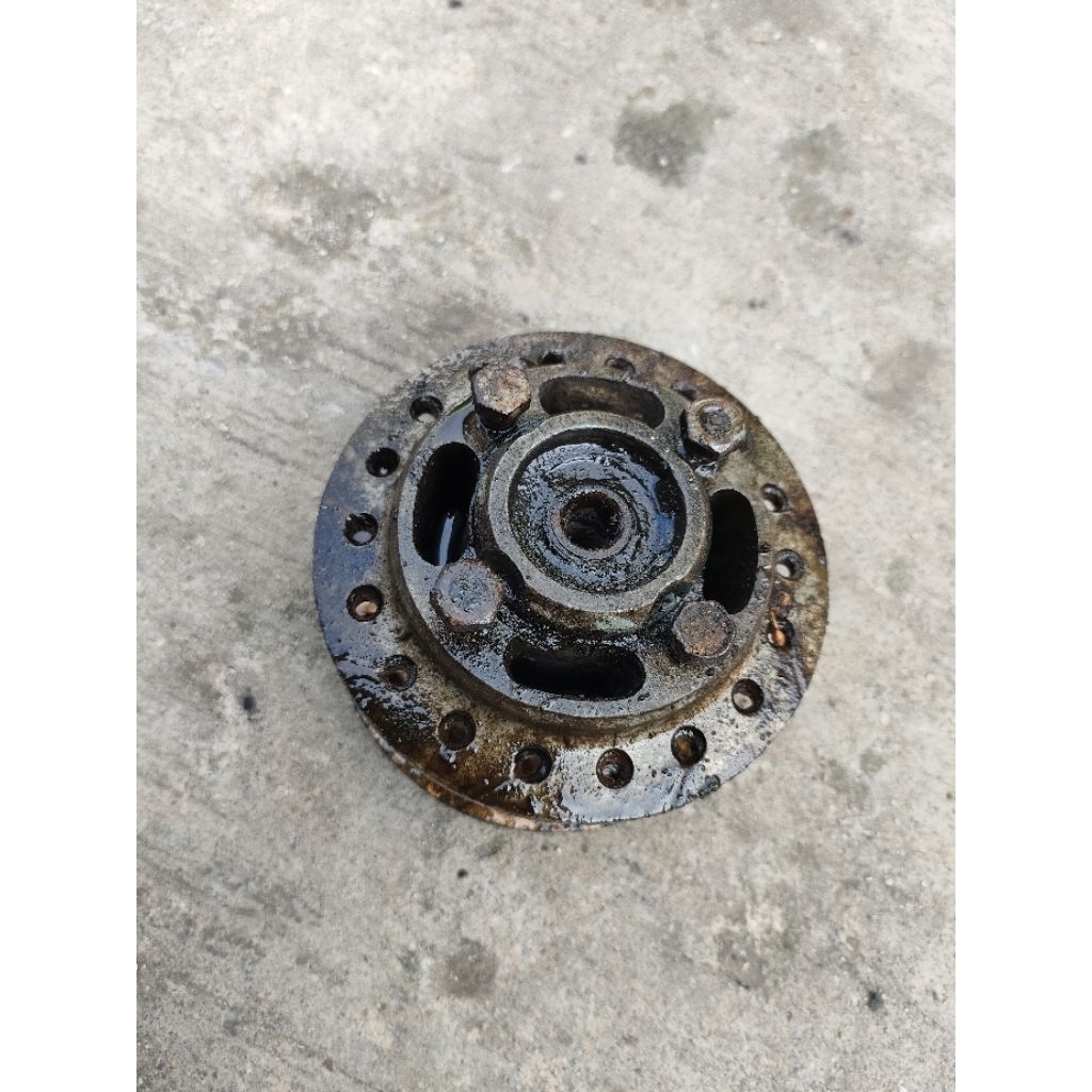 Tromol Depan Suzuki GT100/125/185 Original