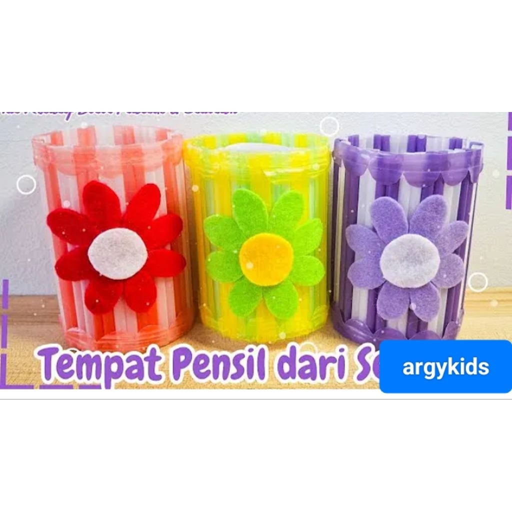 

Tempat Pensil Dari Sedotan Dan Kain Flanel
