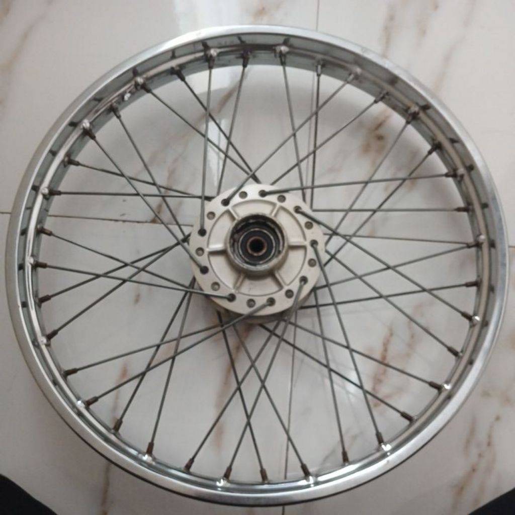 velg depan original GL mega pro ring 18 original second siap pakai