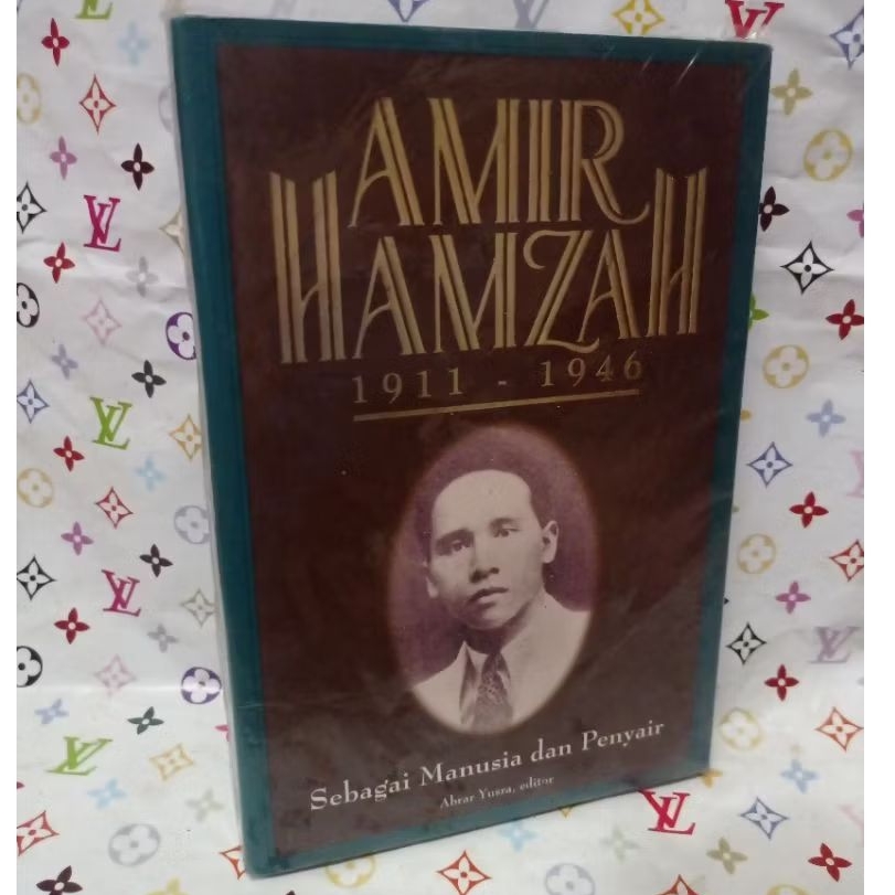 AMIR HAMZAH SEBAGAI MANUSIA DAN PENYIAR 1911 - 1946
