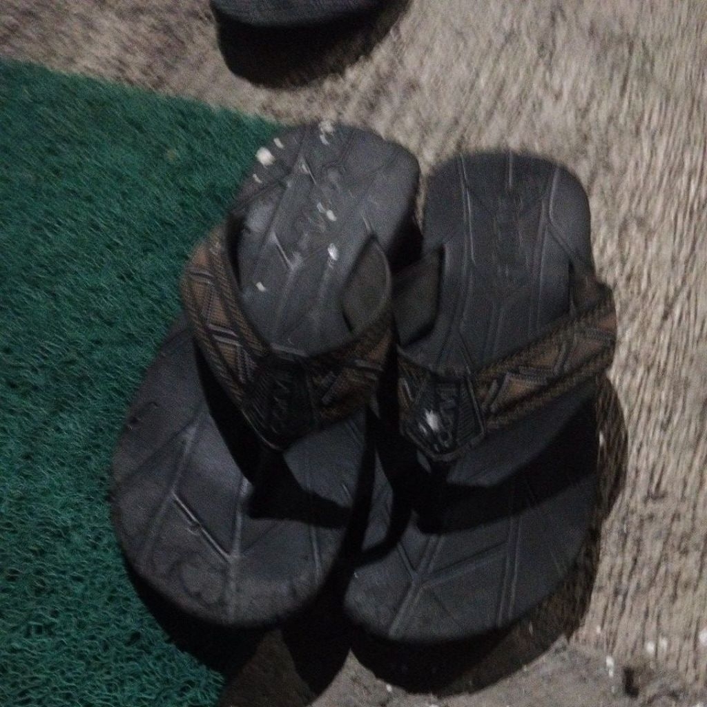 sandal Eiger bekas layak pakai