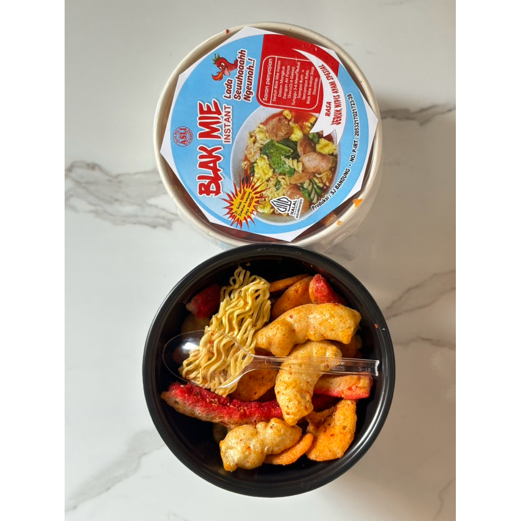 

Blakmie instan edisi terbaru bisa diseduh rasa jeruk nipis ayam special | gurih | renyah | pedas