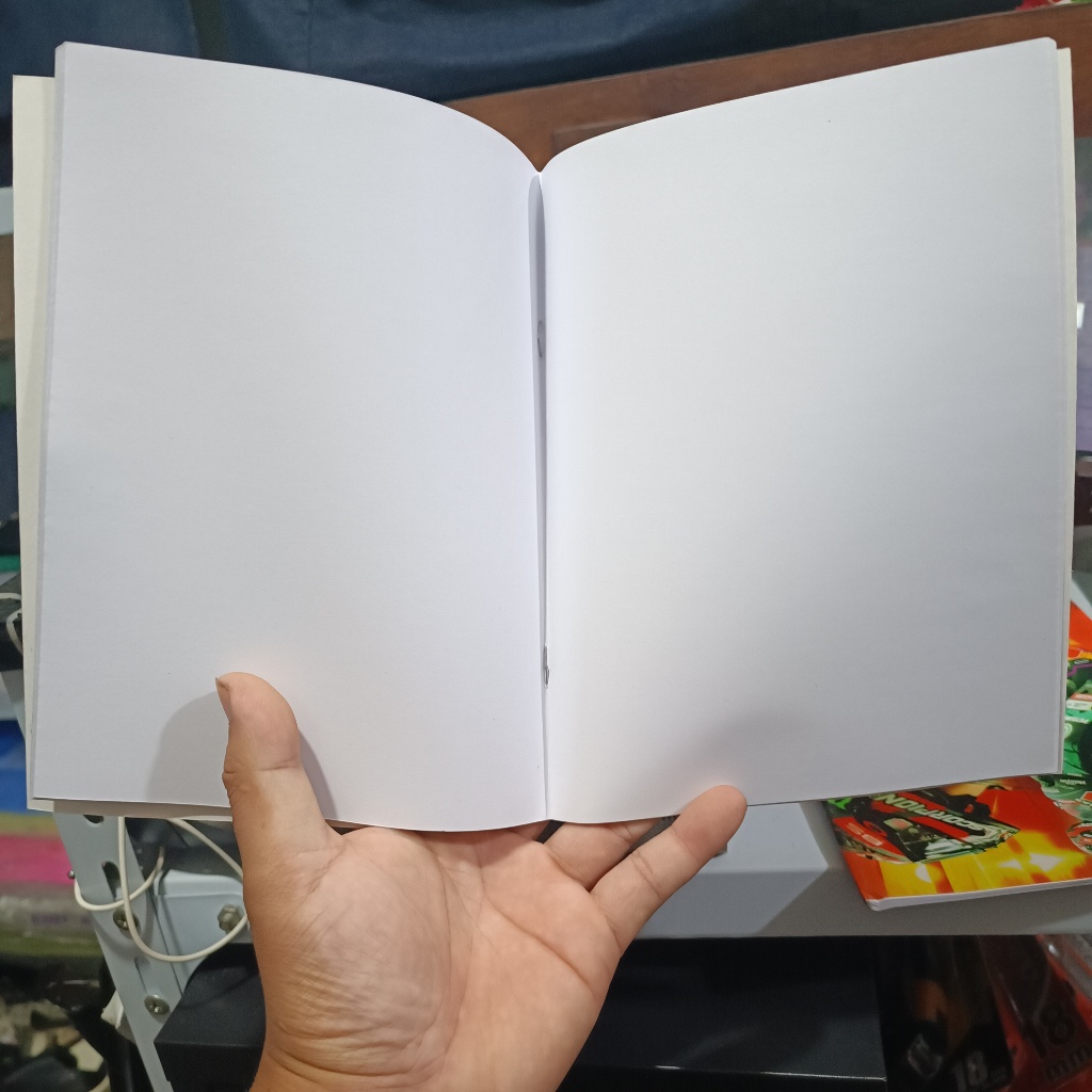 

Buku Tulis Polos A5 / Buku Gambar Kecil A5