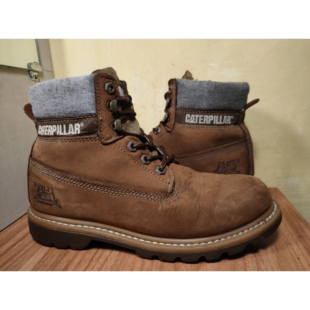 SEPATU CATERPILLAR  BOOTS SECOND SIZE 40