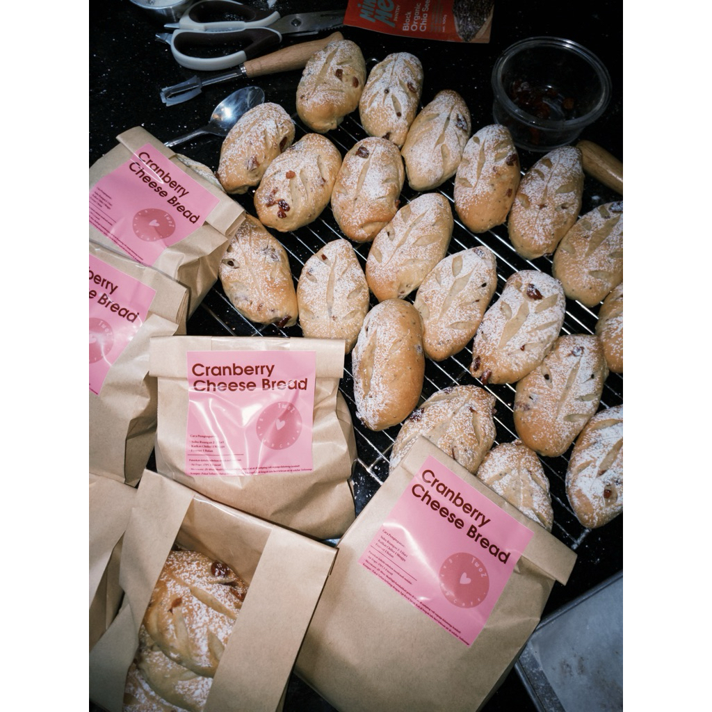 

Cranberry Cheese Bread