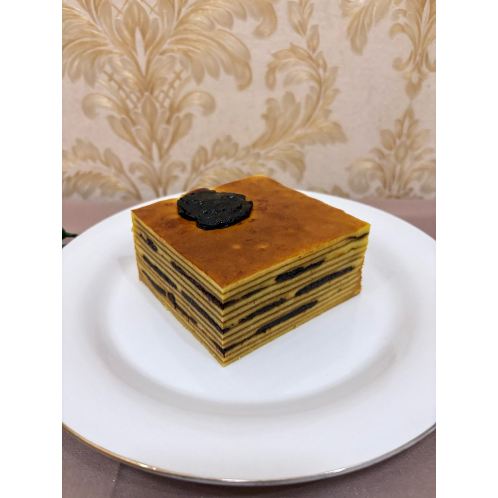 

Lapis Legit Premium Full Butter rasa Plum ukuran 10x10 cm