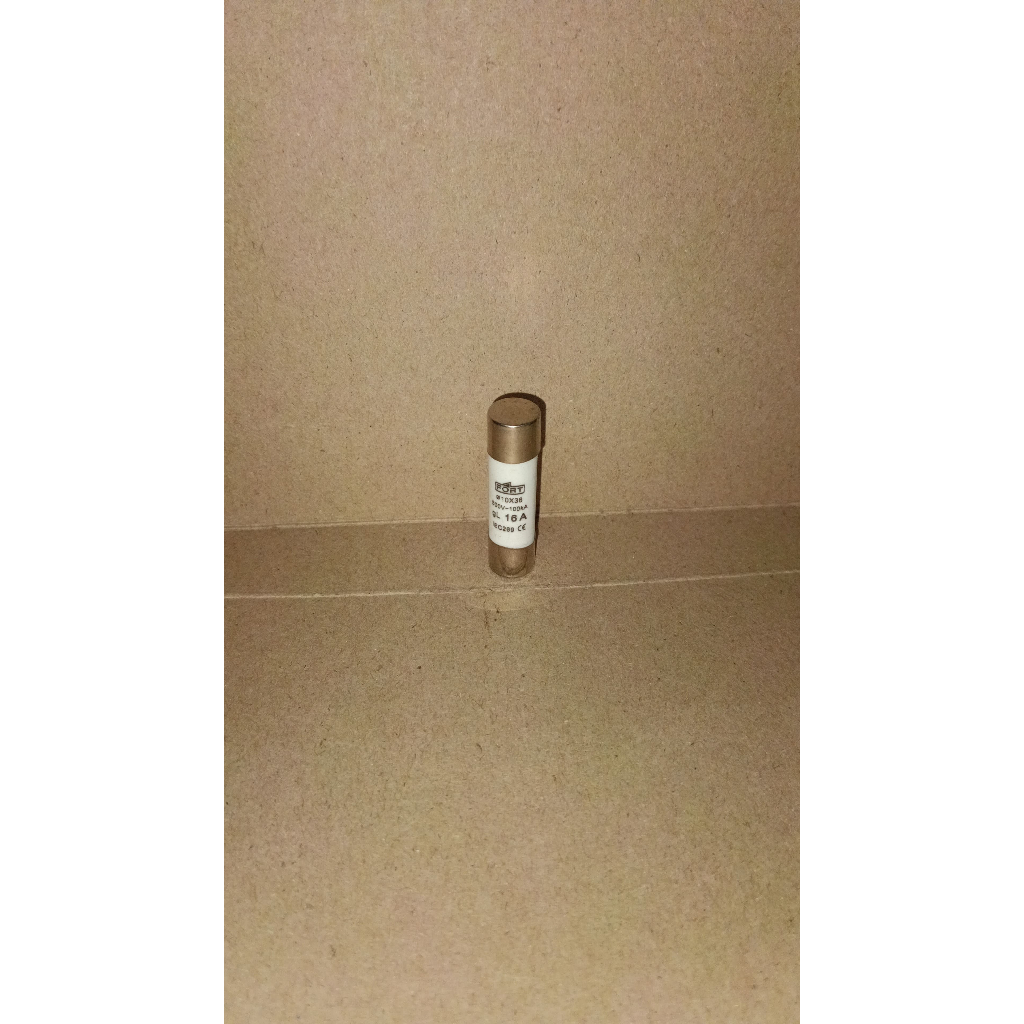 8095 fuse sekring sekering keramik ceramic 16a 16ampere 10x38