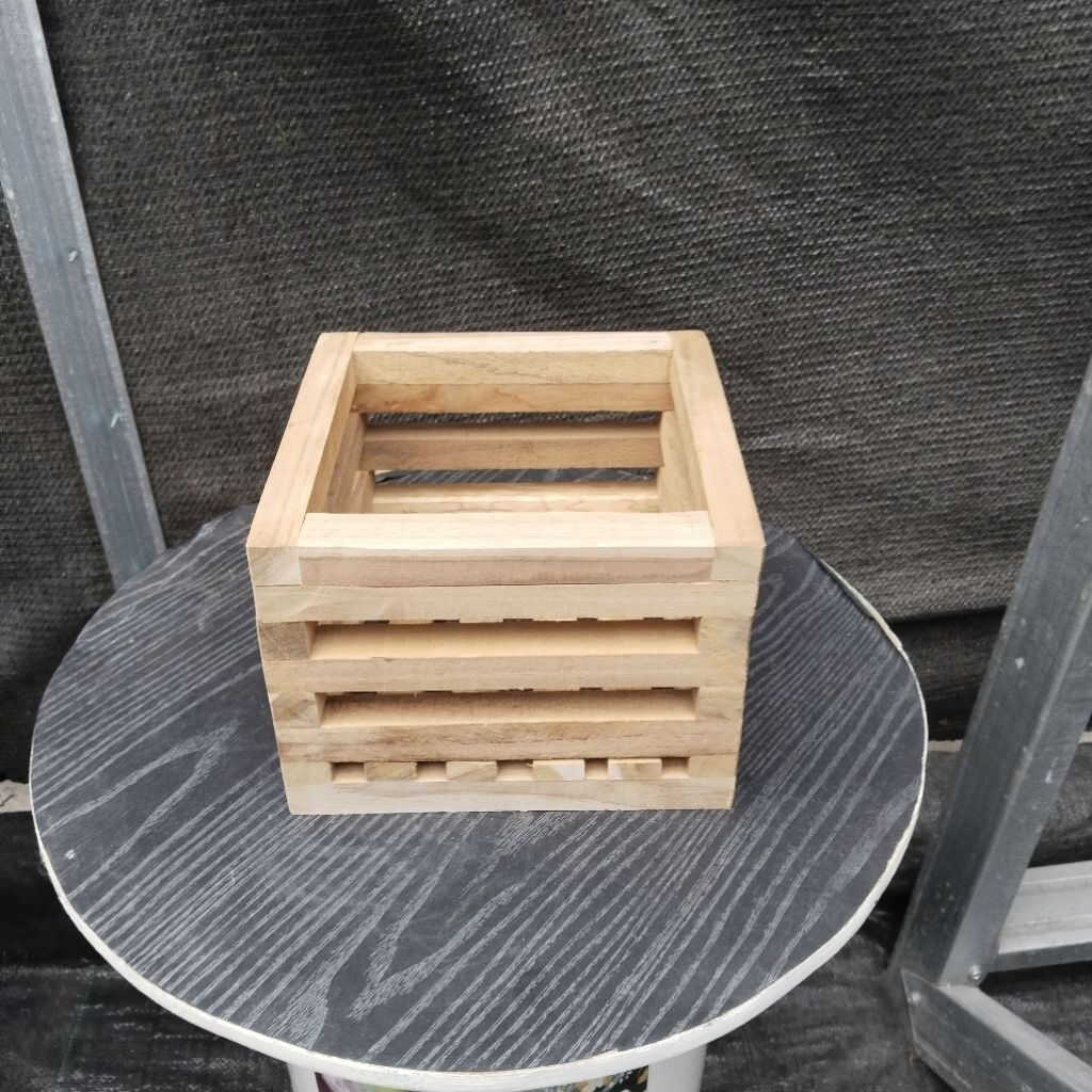 Pot Kayu Kotak