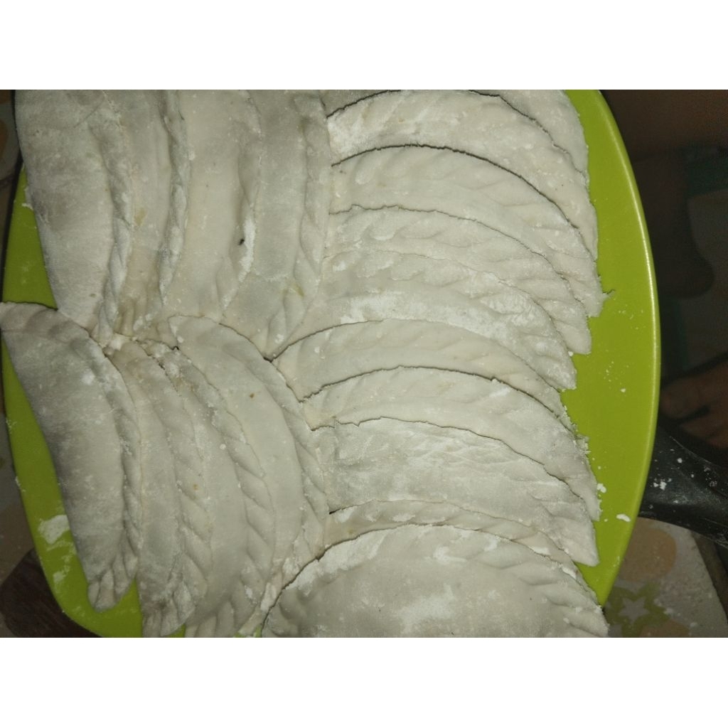 

cireng isi ayam pedas dan original