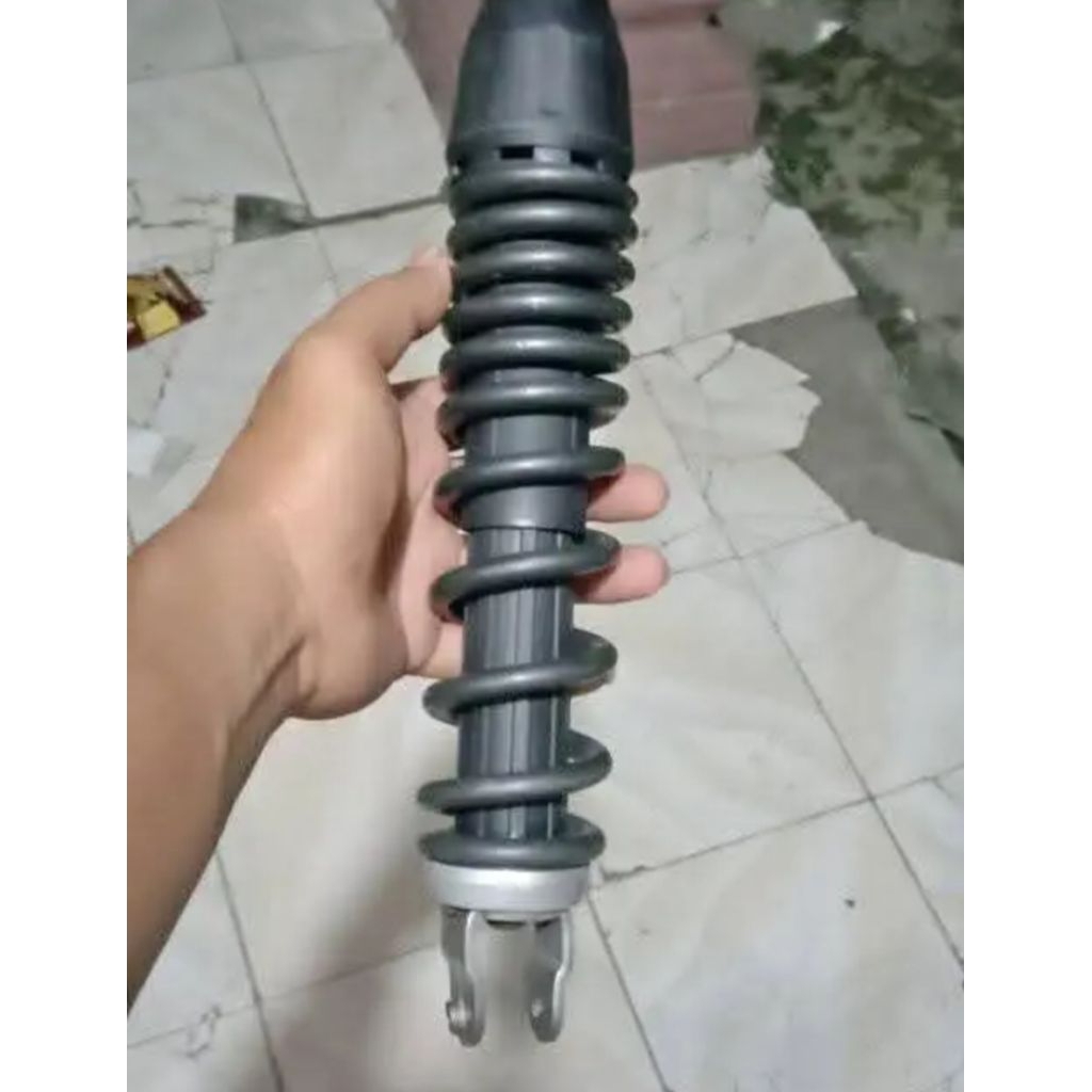 sokbreker belakang punya Honda Beat barang original copotan