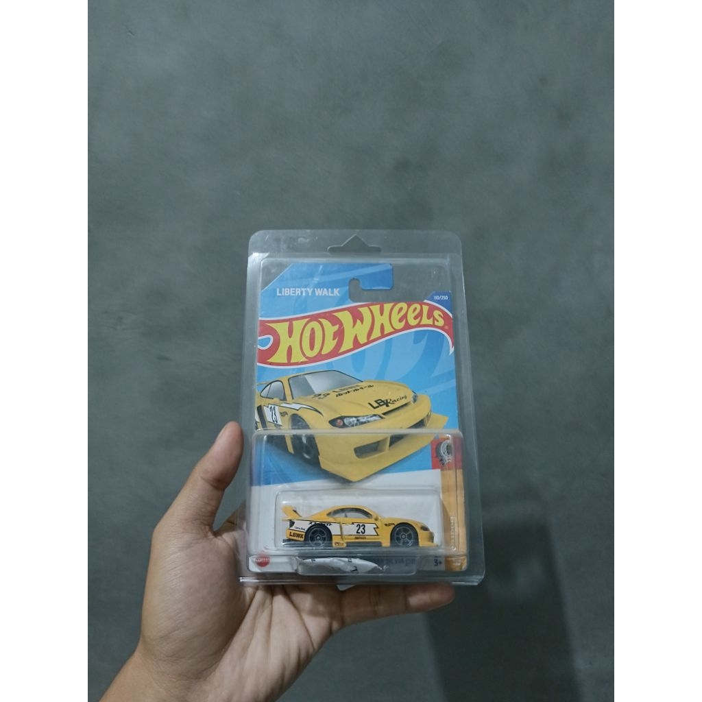 Hotwheels Nissan Silvia (S15) Kuning Silhouette lbwk