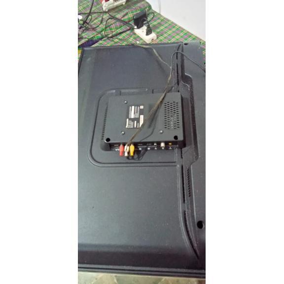 TV Panasonic 32 inch TH 32F302G - layar retak pecah - jeroan sparepart bisa dipakai Motherboard tcon