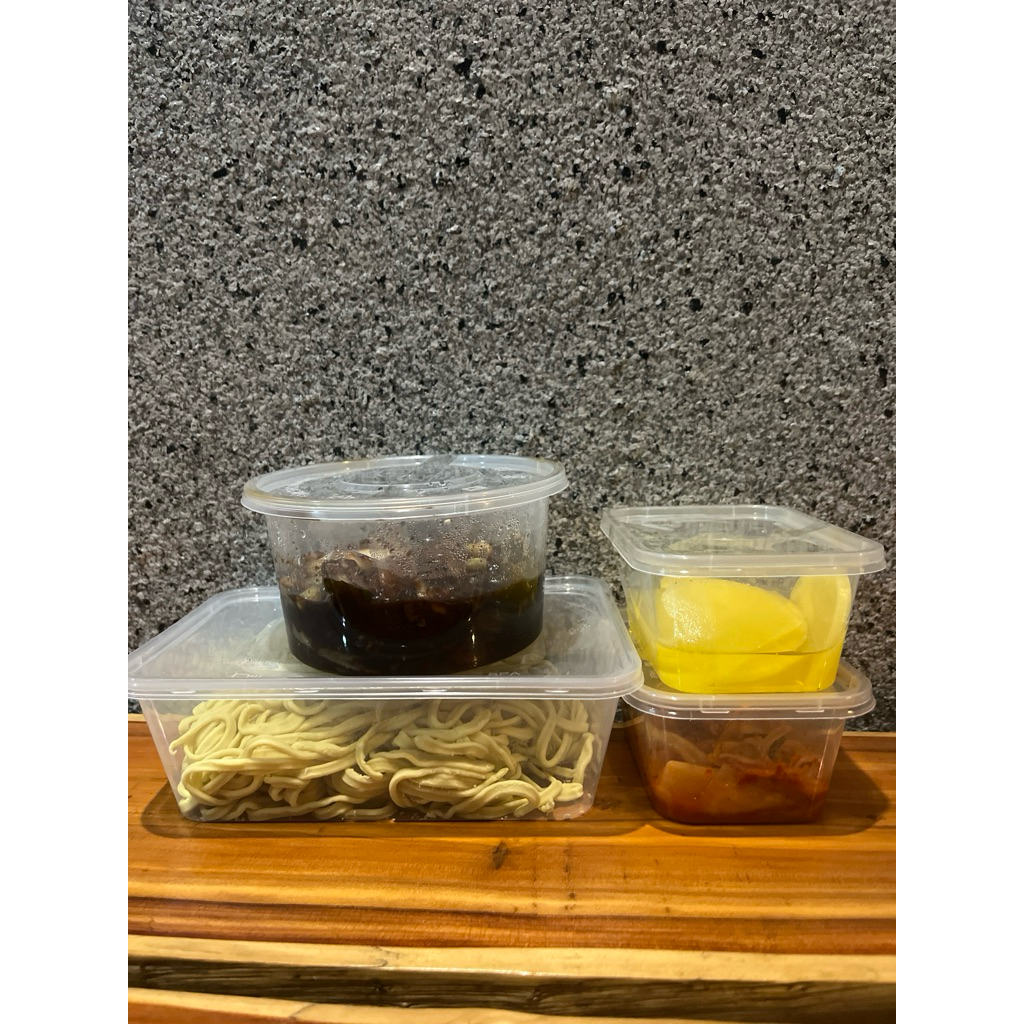 

Paiks Noodle Non Halal