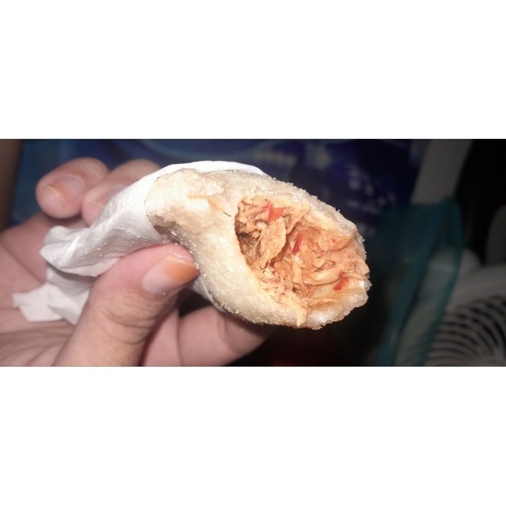 

CIRENG ISI AYAM SUWIR PEDAS 5 PACK DAN KEJU 3 PACK ( 25 PCS ayam suwir pedas dan 15 PCS keju)