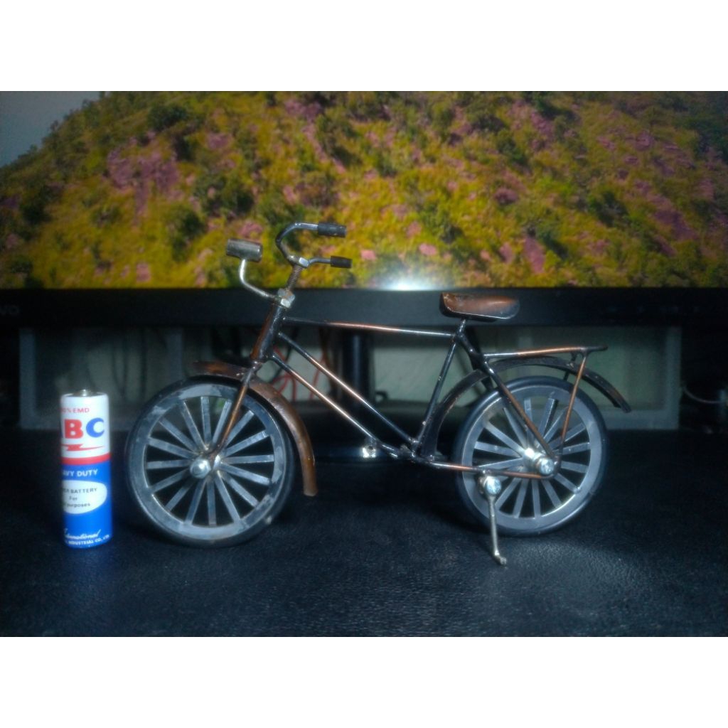 Miniatur sepeda Jadul ontel
