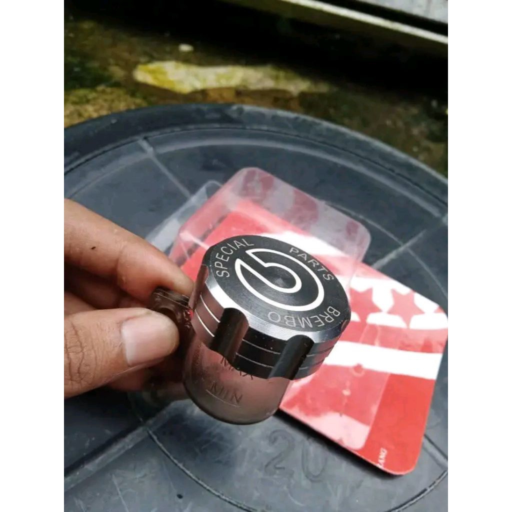 tabung minyak rem Brembo Vietnam