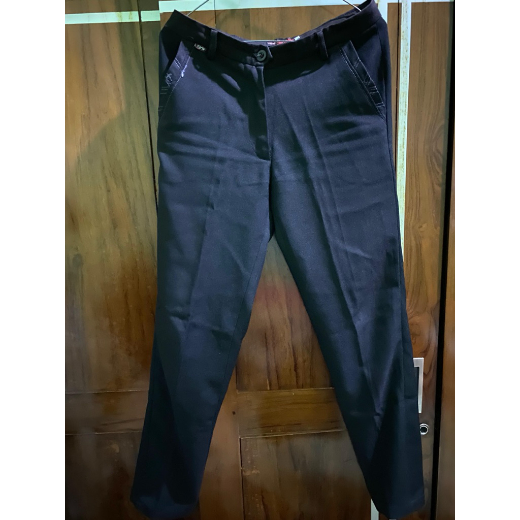 CELANA KANTOR WANITA / CELANA KERJA WANITA / CELANA KAIN WANITA HITAM (PRILOVED)